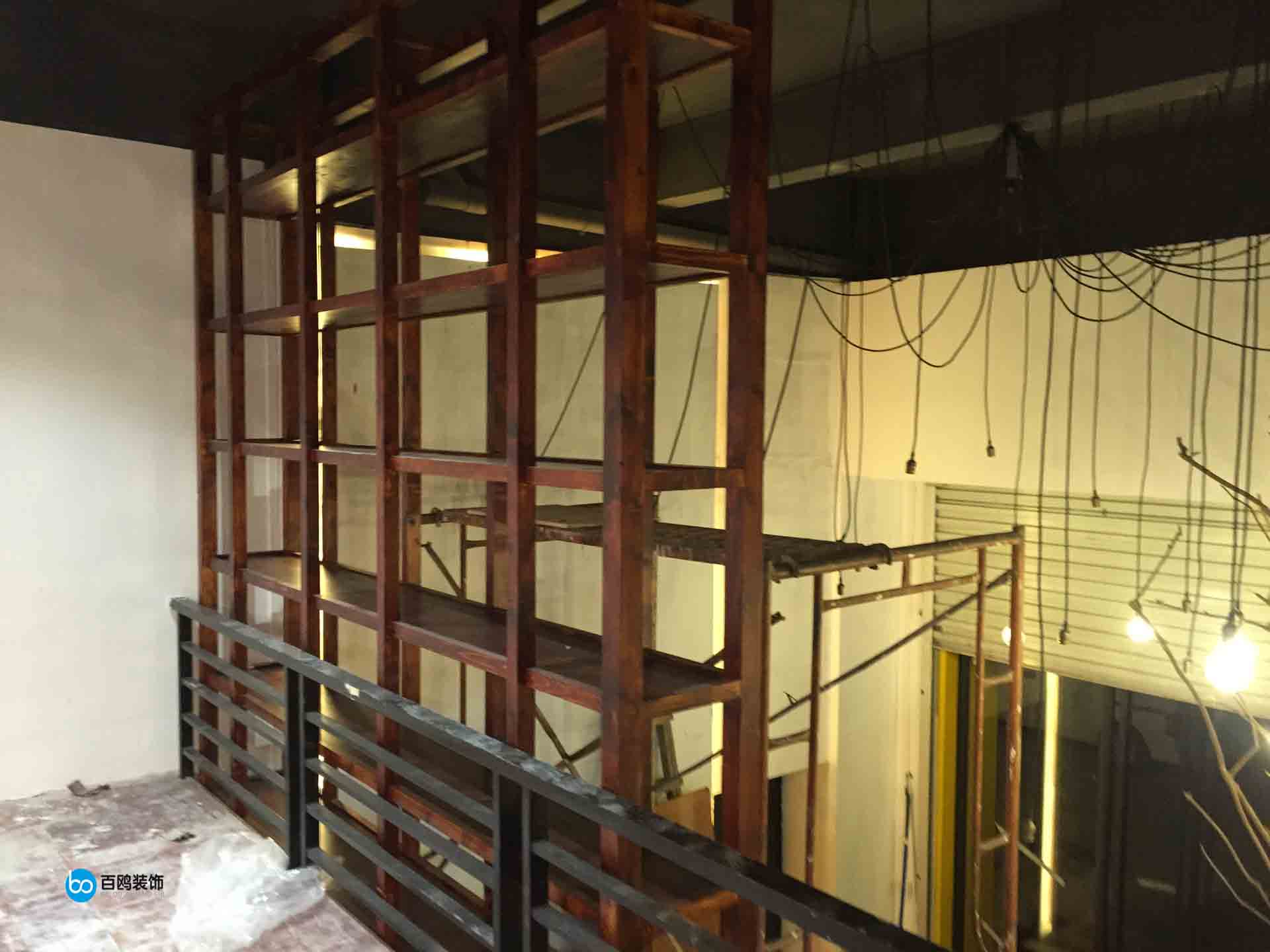 鋼結構拆除施工中